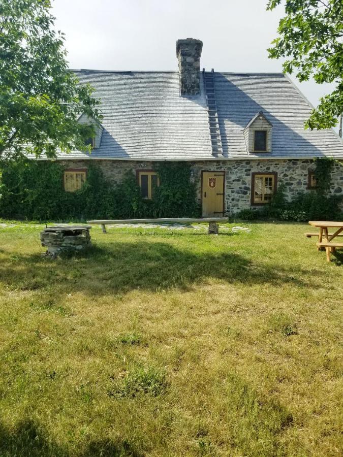 Auberge Le P'tit Bonheur Saint-Laurent-de-l'ile d'Orleans Extérieur photo